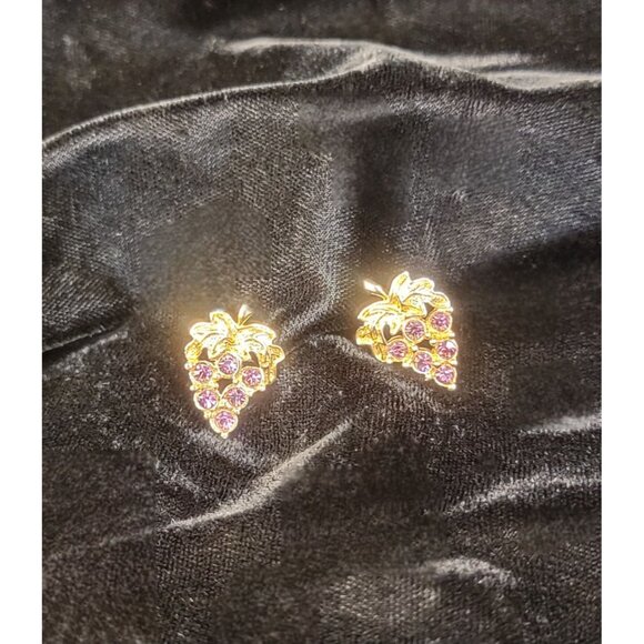 Vintage Avon Grape Cluster Rhinestone Earrings - Picture 4 of 14